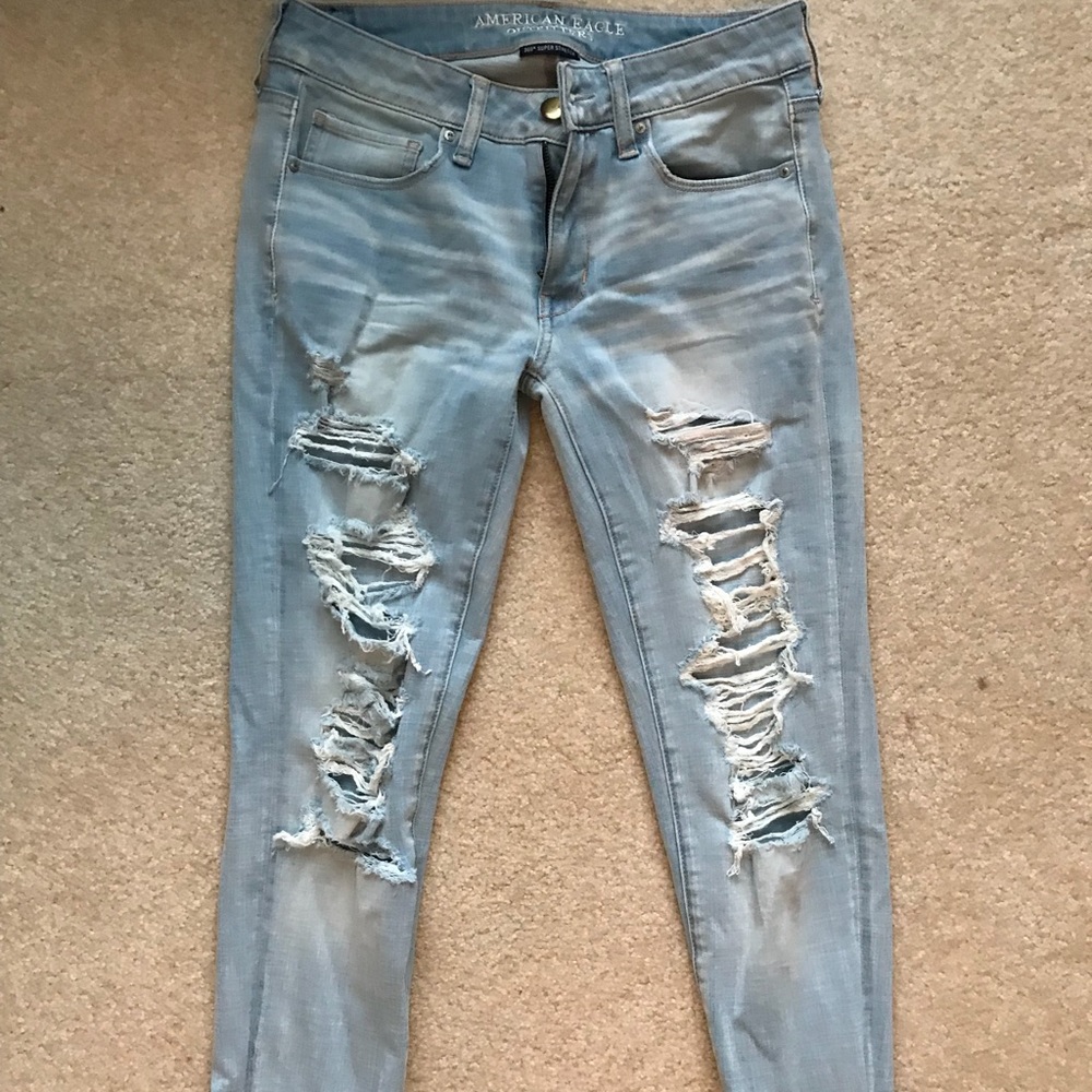 Brand new ripped AEO jeans!